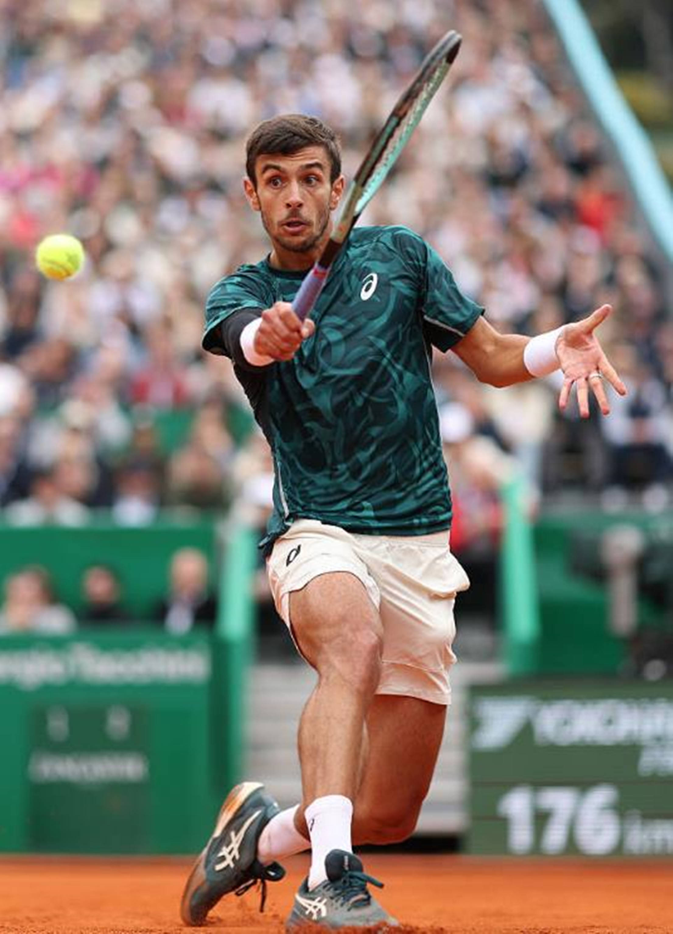 借助赛周预 借助赛周预